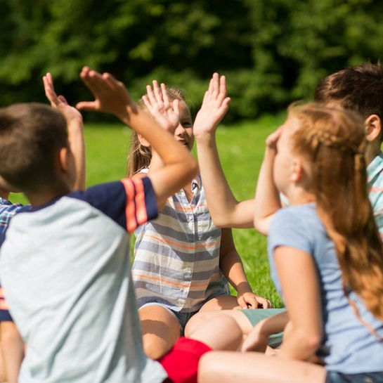 slide-high-five-dzieciaki